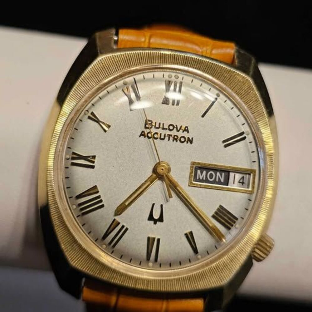 Vintage mens Bulova Accutron